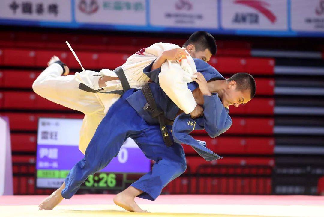 包含东道主实力碾压，法国选手斩获冠军的词条