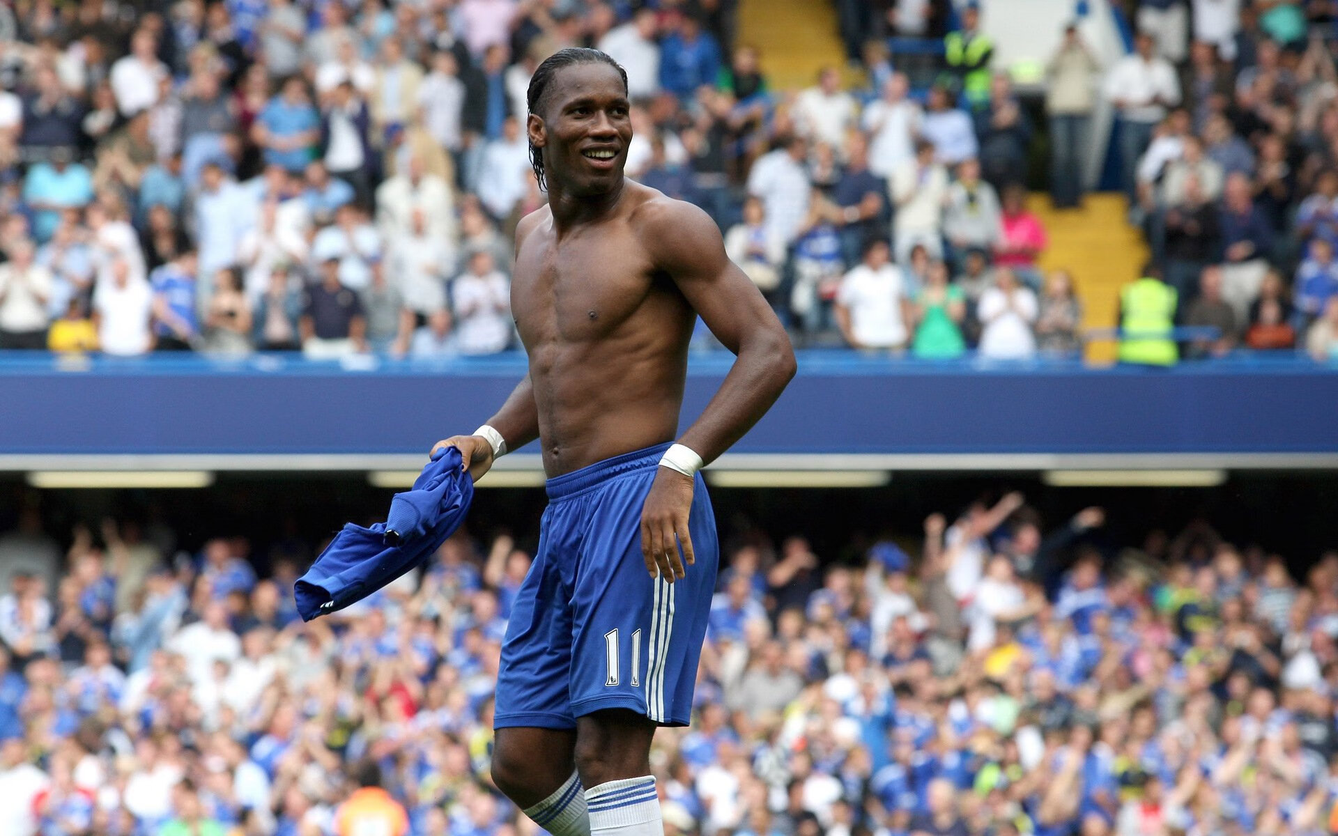 梅西回归赛场，大胜首场状态亮眼，阿森纳观众沸腾！